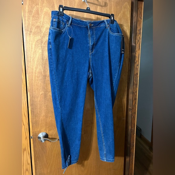 New with tags-size 18 ankle length, skinny fit, high rise jeans. - Picture 2 of 4